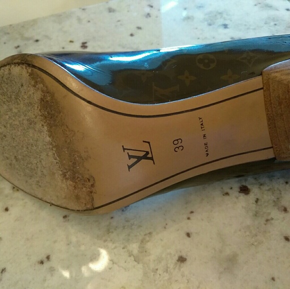 ****SOLD****Authentic Louis Vuitton Monogram Pumps - Picture 8 of 8